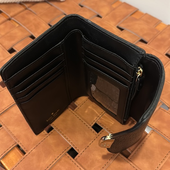 Kate Spade Wallet - Picture 4 of 4
